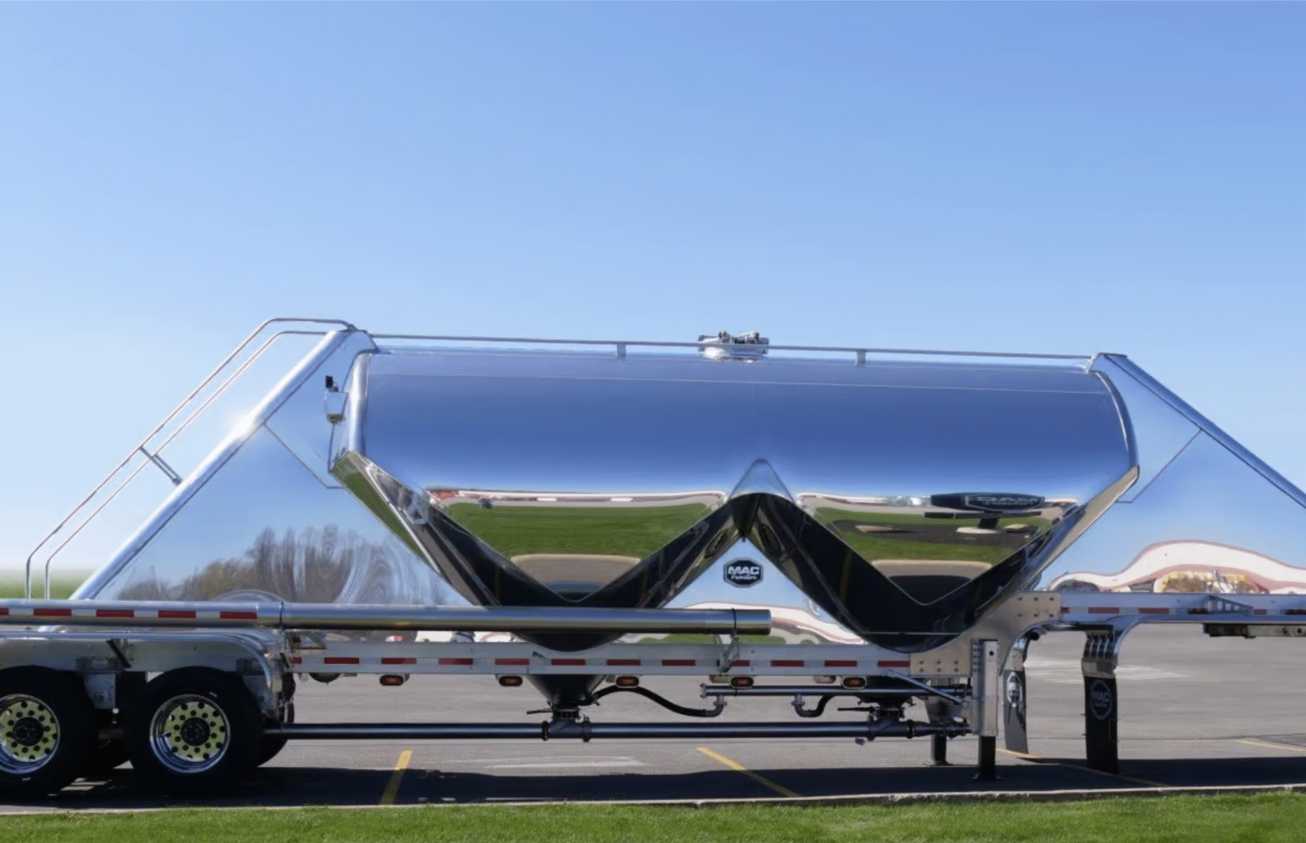 Why Pneumatic Trailers Are Becoming the Go-To Choice in Alberta
